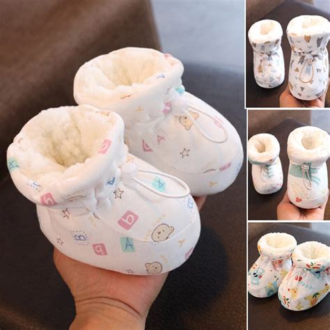 Įvairių dizainų kūdikių batukai