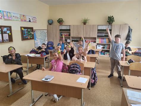 Mokinių kuprinės ar spintelės mokykloje
