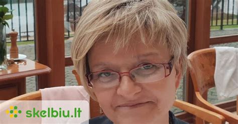 Psichologas konsultuoja slaugantį asmenį