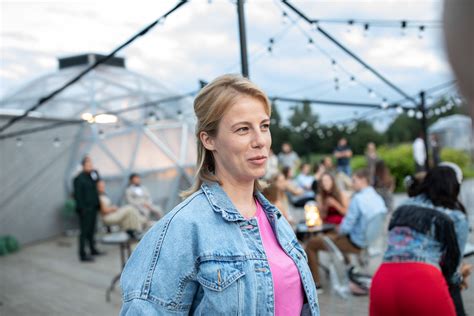 Emilija Latėnaitė Afrikos gamtos fone