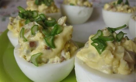 Kepti įdaryti kiaušiniai orkaitėje