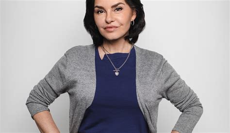 Kristina Kaikarienė demonstruojanti eleganciją ir stilių