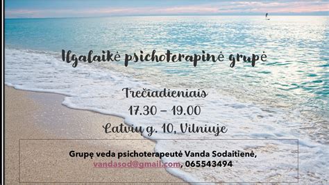 Psichologė konsultuoja moterį, analizuojančią savo jausmus