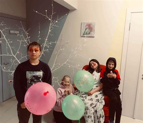 Savanorė Fanny su Medeikių vaikų globos namų auklėtiniais