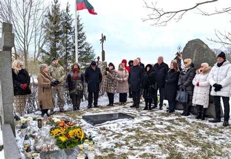 Pagarbos renginio akimirka Antanui Lukšai