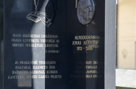 Jono Piktuižio antkapinis paminklas Želvoje