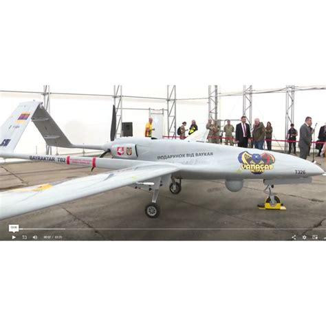 Ukrainos kariai su įranga arba Bayraktar TB2 dronas