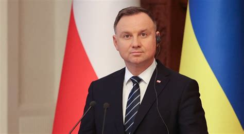 Lenkijos prezidentas Andrzej Duda sveikina šeimą