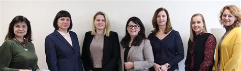 Specialistų komanda teikianti pagalbą gimdyvei