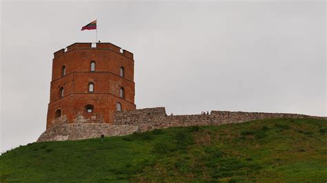 Vilniaus miesto logotipas, primenantis Gedimino pilies bokštą