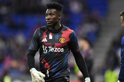 Simo Jasaičio žaidimo kadras su skirtingais Europos klubais