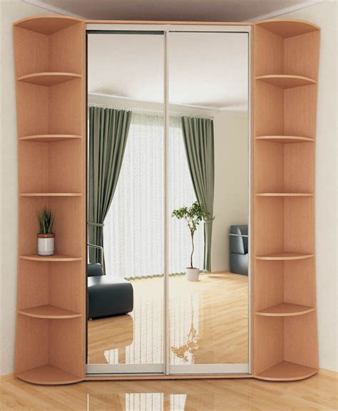 Pavyzdys, kaip kampinė vaikiška spinta taupo kambario erdvę