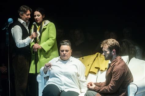 Kūrybinė grupė filmuoja laidą „Už vaikystę“