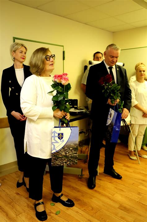 kolektyvas sveikina vadovą