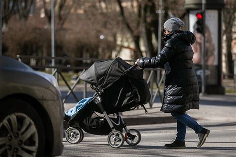 Šeima, aptarianti vaiko priežiūros poreikius