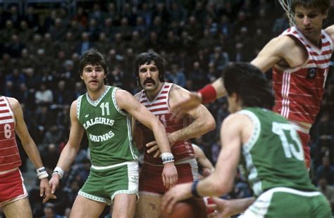 Arvydas Sabonis krepšinio aikštelėje