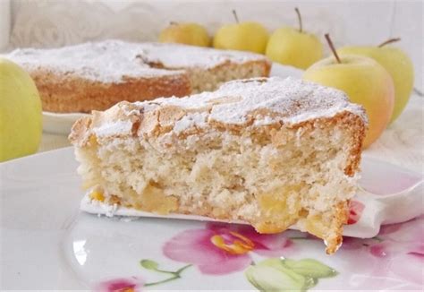 Klasikinis obuolių pyragas su šokoladiniu glaistu