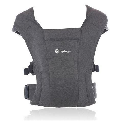 Ergobaby Embrace nešioklė skirtingais rakursais