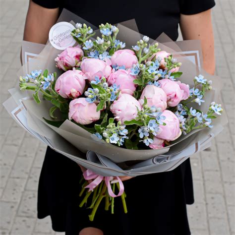Prabangus orchidėjų ir bijūnų puokštė