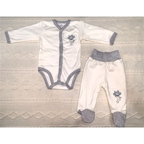 Įvairūs naujagimio priežiūros reikmenys ir drabužėliai