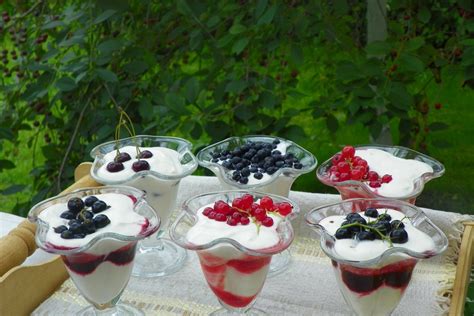 Angliškas Custard kremas su uogomis