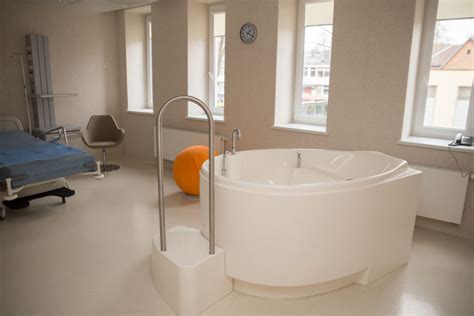 Krikščioniškieji gimdymo namai Kaune