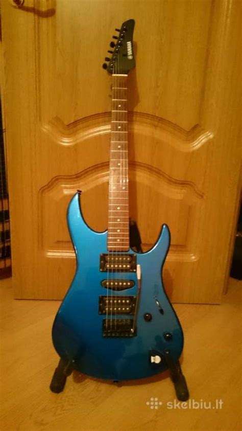 Oskaras Difartas groja elektrine gitara