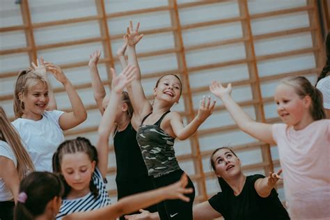 Šokanti šeima Dance4fun studijoje