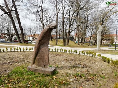 Architektūrinės skulptūros fragmentas Lietuvoje