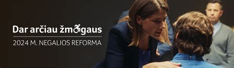 Dizaineris dirbantis su modeliu