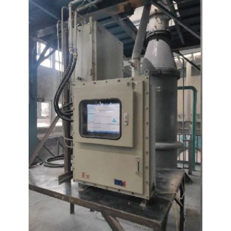 Nuotrauka su skirtingais Tiny Love karuselių modeliais