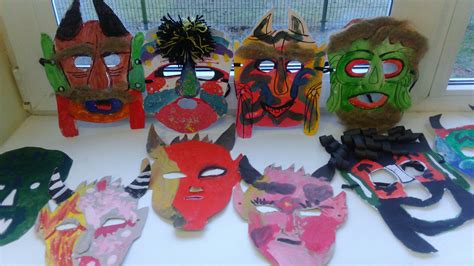 Kaukė iš kartono dėžutės