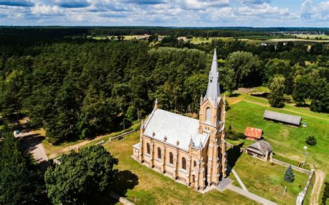 Gravimetrinis punktas ant Nemunaičio bažnyčios laiptų