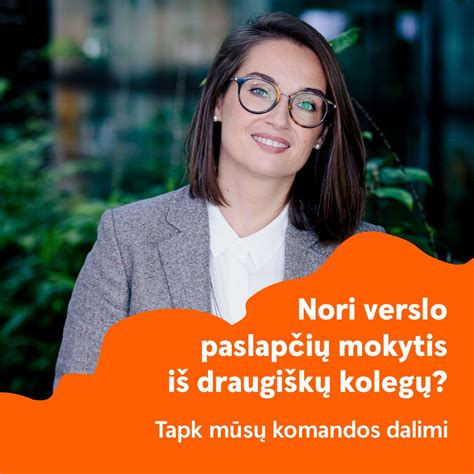 Verslo komanda dirbanti prie sutarčių