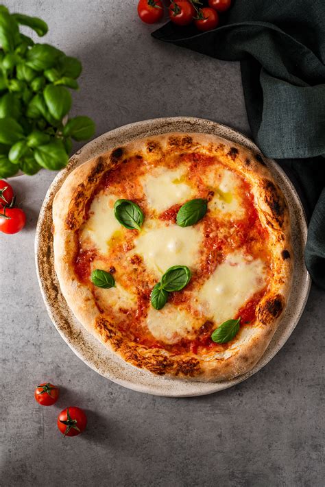Tradicinė itališka pica Margarita