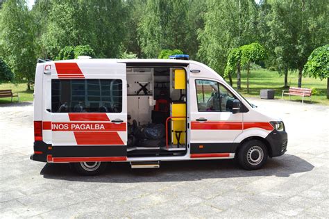 Greitosios medicinos pagalbos automobilis ir testavimas dėl koronaviruso