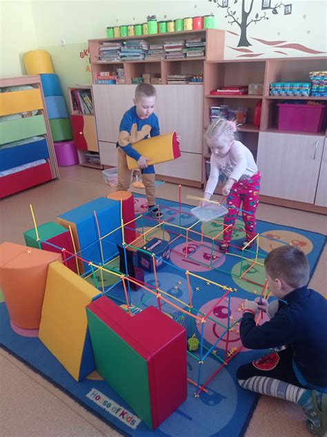 Auklėtojos padėjėja su vaikais ugdomojoje veikloje