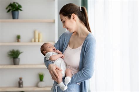 tinkamas kūdikio nešiojimas vaiknešėlyje