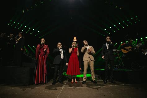 scenos atlikėjai koncertų metu