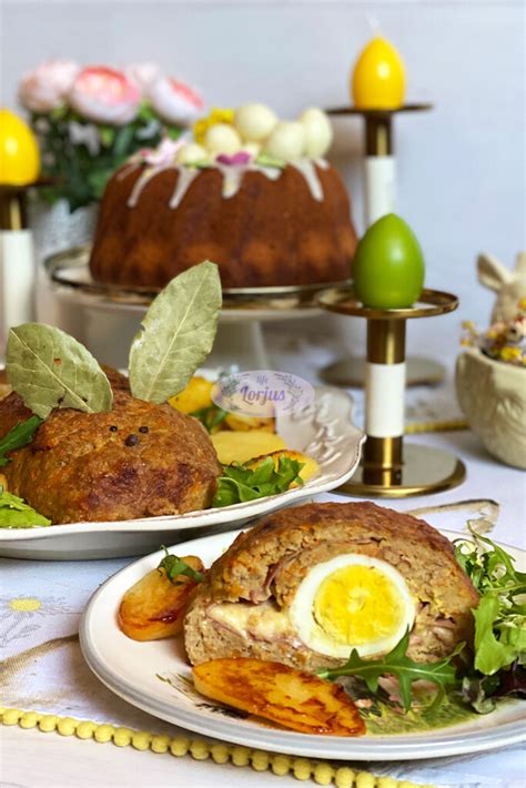 Velykinis stalas su įdarytais kiaušiniais