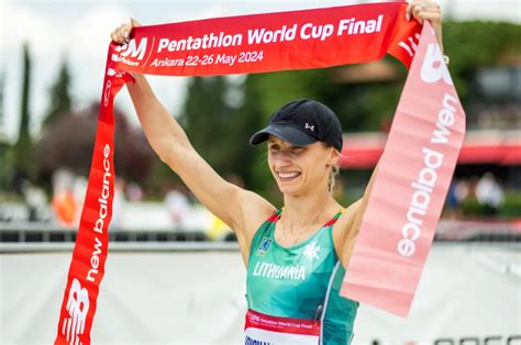 Gintarė Aleksandravičė treniruotėje su vaiku