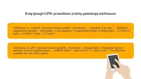 Tėvai bendrauja su aukle per internetinę programėlę mobiliajame telefone