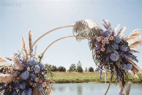 Poros, besiruošiančios vestuvėms