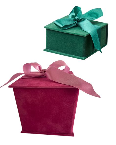 Dovanų dėžutės ir balionai šventinei atmosferai sukurti