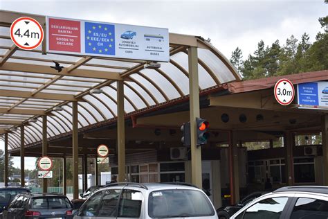 Registracijos į keltą terminale iliustracija
