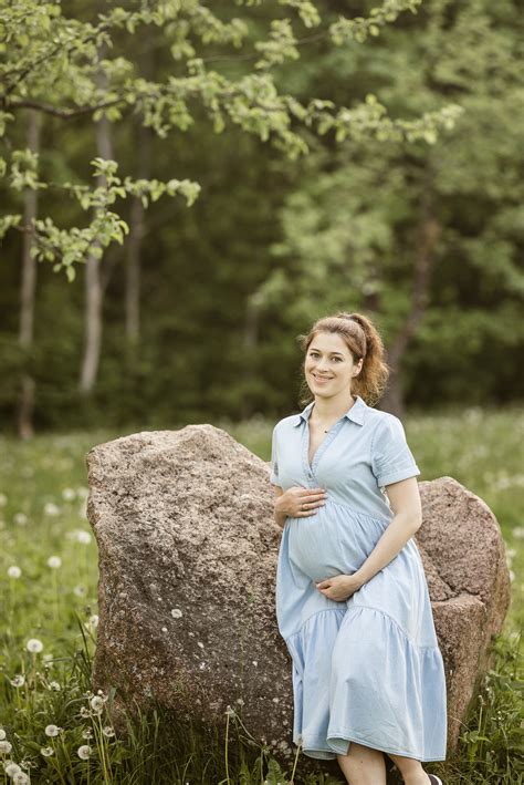Nėščioji ramybėje mėgaujasi laukimo periodu
