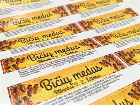 Etiketės krikštynų medui