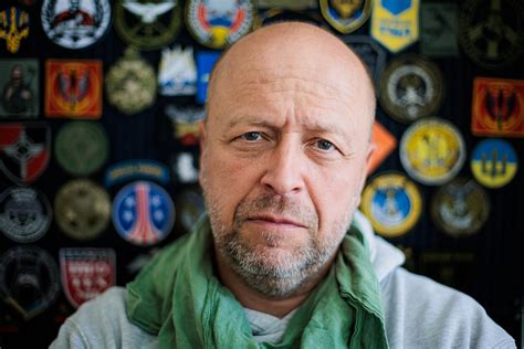 Jonas Ohmanas gauna apdovanojimą