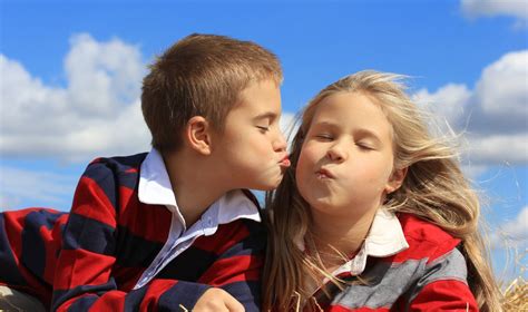 vaikai mokosi amatu dvare