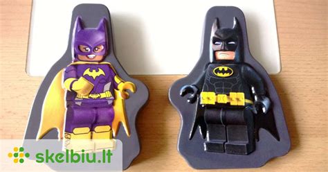 Betmenas ir Robinas kovojantys su nusikaltėliais